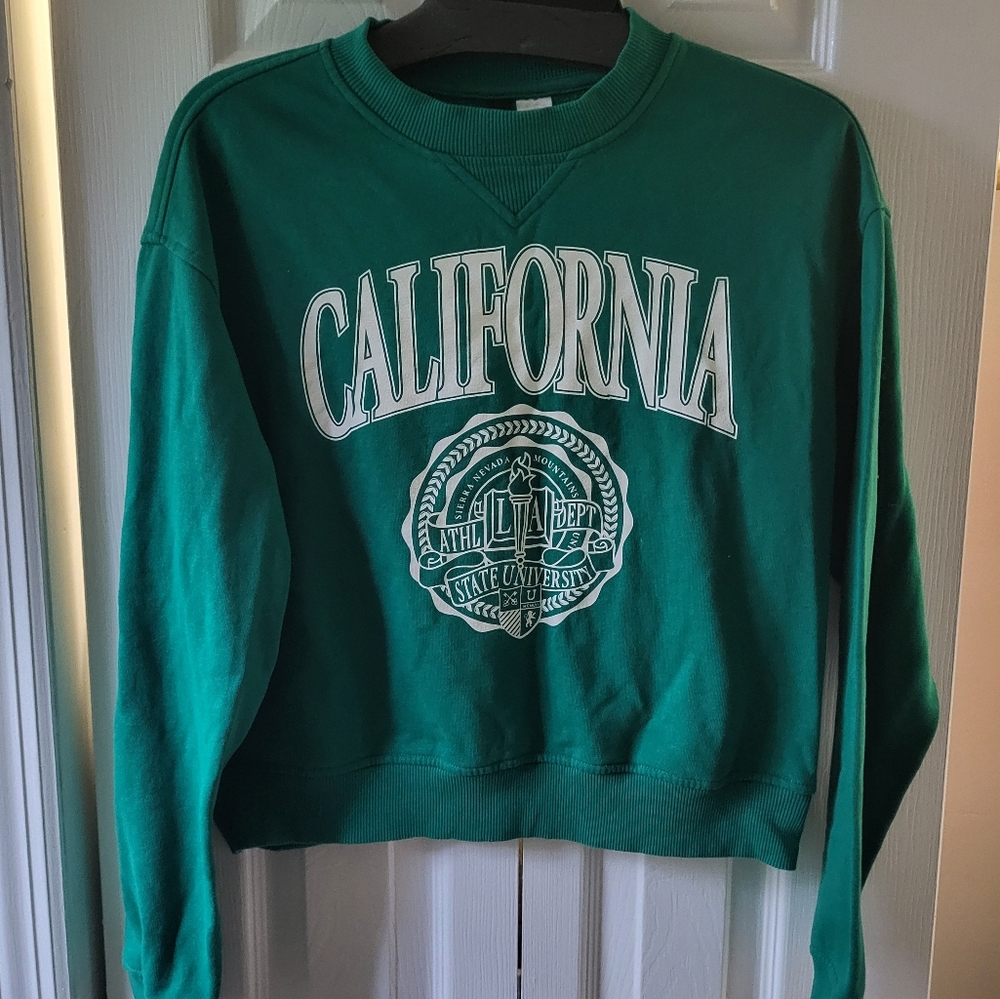 H&M  Woman's sweatshirt size small